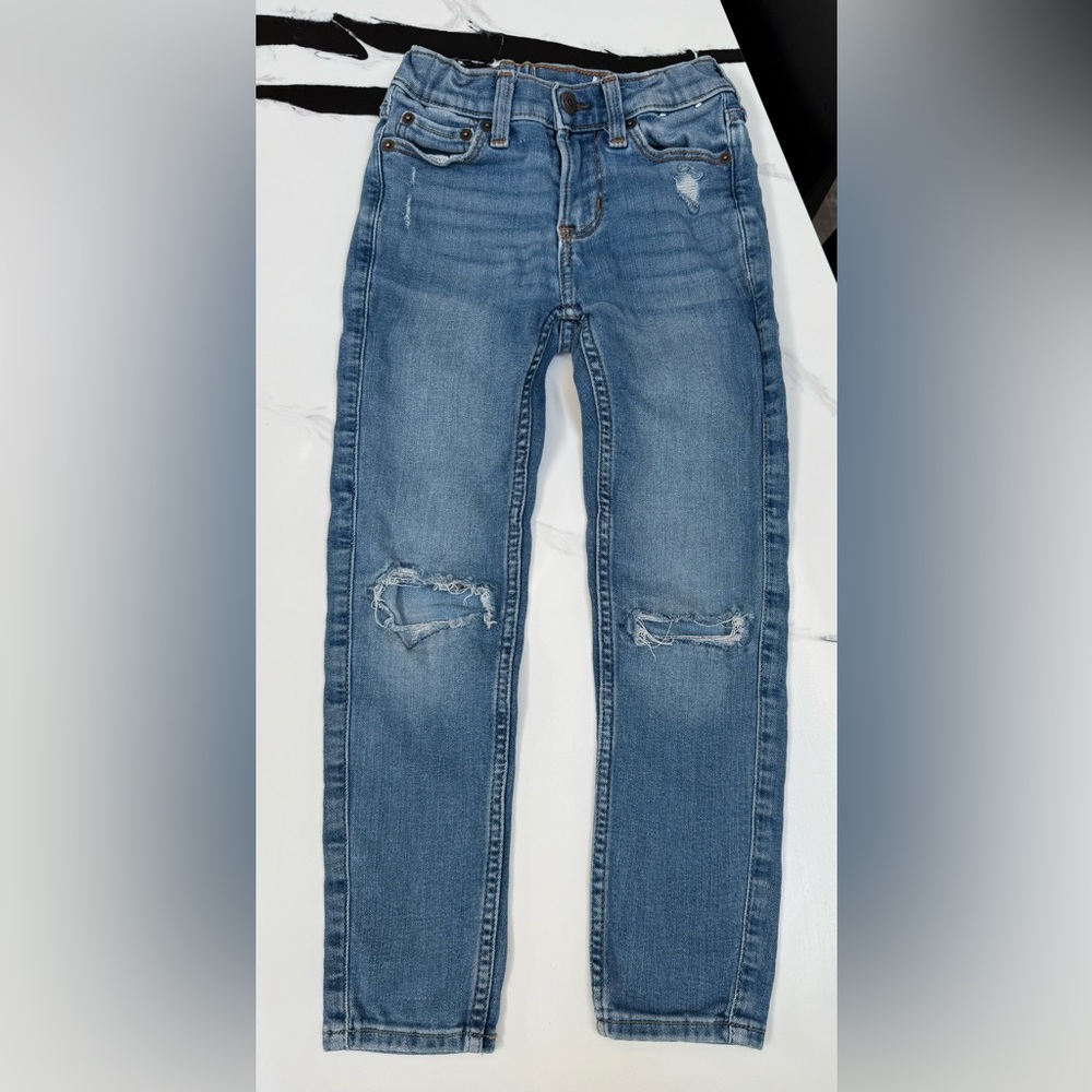 Boys Abercrombie Kids - 5/6 Distressed Blue Jeans - Classic